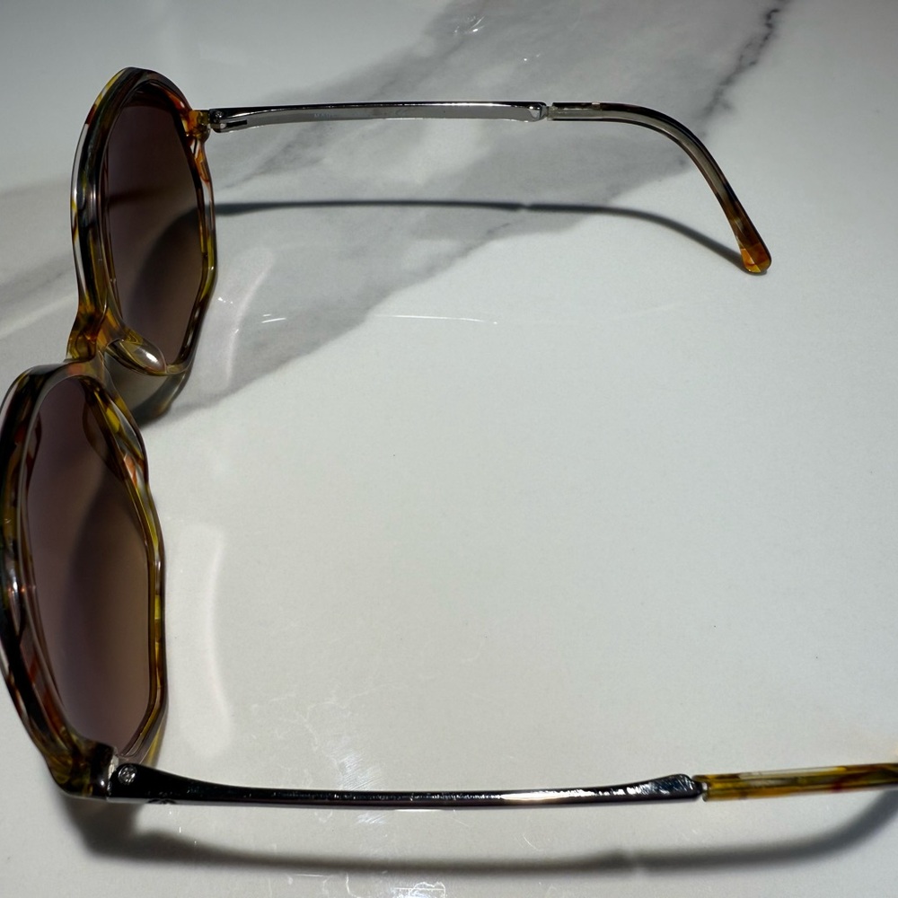 Chanel Stylish Brown Sunglasses - Picture 2 of 6